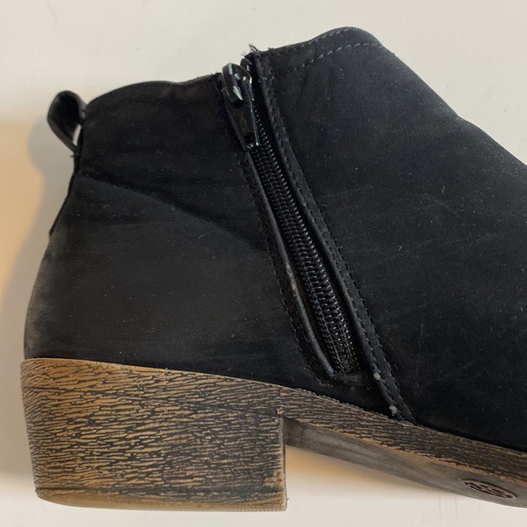 MERONA BLACK ANKLE BOOTIES - Picture 10 of 11